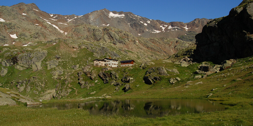 Rifugio Saènt «S. Dorigoni» alpine hut | © APT Valli di Sole, Peio e Rabbi