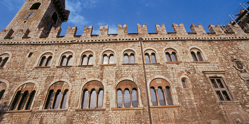 Palazzo Pretorio en Torre Civica  #2