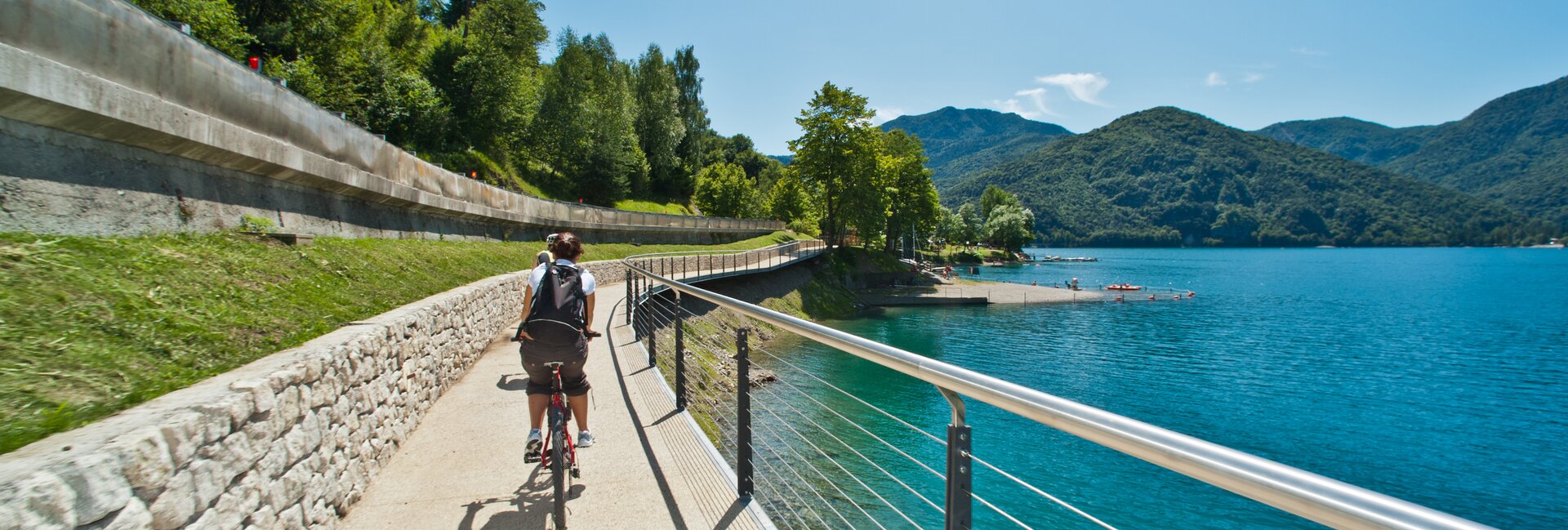 Percorsi semplici da fare in bicicletta tra i laghi del Trentino