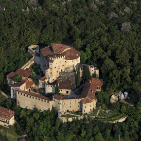 Castel Pietra