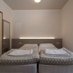  foto van Double Room - two single beds 1p