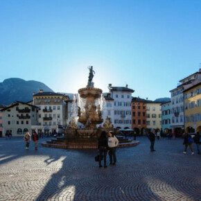 Trento (Trient): Domplatz und Neptunbrunnen