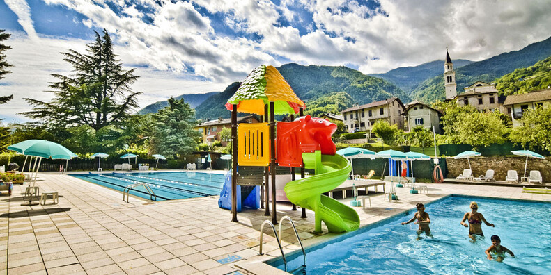 Roncegno – Spa Park’s outdoor swimming pool #1 | © photo apiudesign