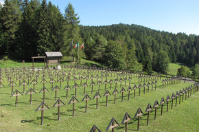 Cimitero militare di Slaghenaufi | © Unknown