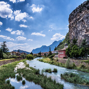 Es geht los! Den Fluss Sarca entlang | © Garda Trentino