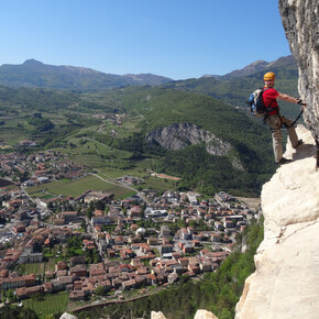Der Klettersteig Monte Albano, mit Blick über Mori | © Garda Trentino 