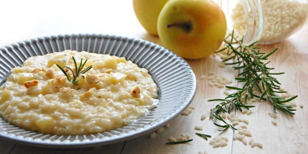 Creamy risotto with local cheese and Golden apples