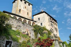 Verkostung der Terre del Lagorai Weine, Besichtigung der Kellerei und des Ivano Schlosses