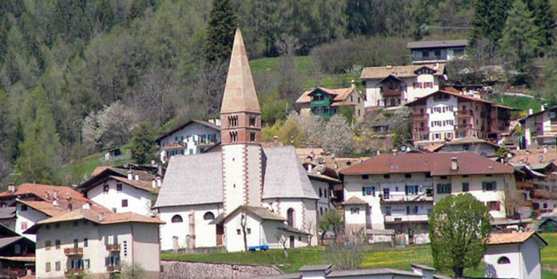 Die Kirche St. Vigilio und das Franziskaner Kloster #1
