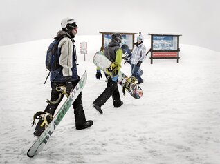 Madonna di Campiglio - Snowboarders prima della discesa

