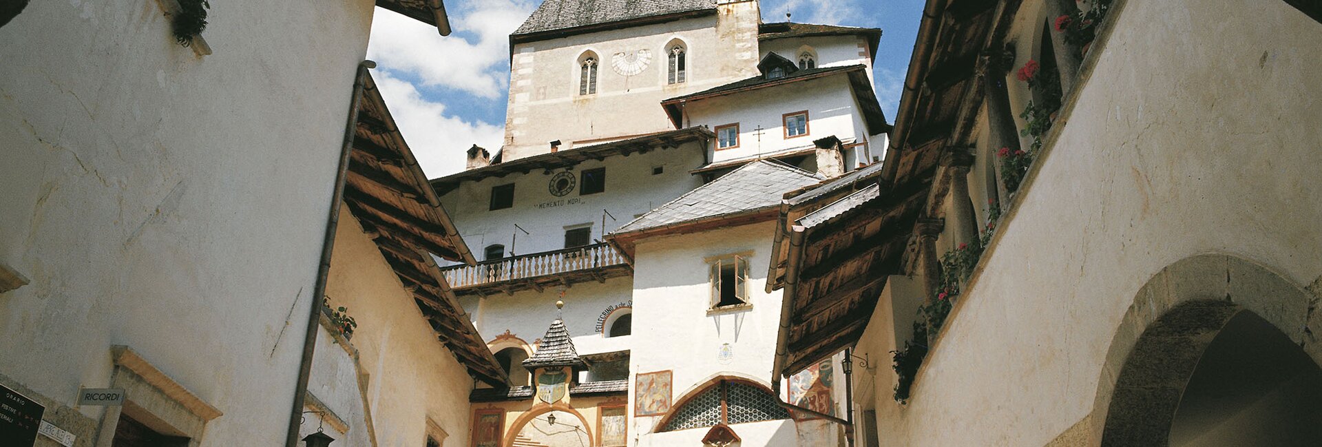 Heilige und historische Orte im September und Oktober im Trentino zu besuchen