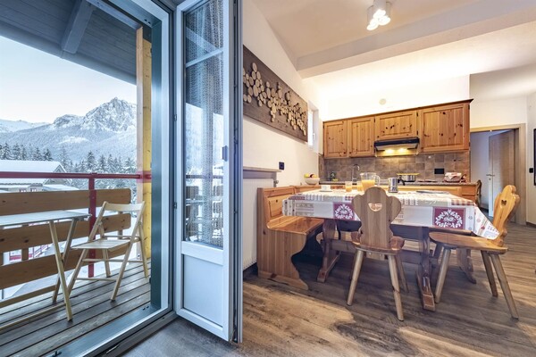 Просторная двухкомнатная квартира для 2-4 человек c видом на горы | © Residence La Roggia