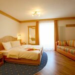  Photo of Comfort room (3-4 beds)